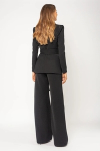 Produzione OEM di Abbigliamento Femminile alla Moda, Completi da <span class=keywords><strong>Ufficio</strong></span> Neri per <span class=keywords><strong>Donna</strong></span>, Tailleur con Scollo a V Profondo in Raso con Cintura - Product Image 3