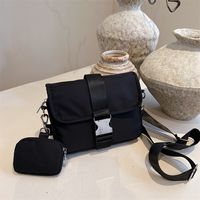 Sac bandoulière unisexe en nylon avec rabat et boucle, nouveau modèle d'usine OEM/ODM, avec mini pochette à monnaie et sangle réglable