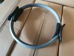 <span class=keywords><strong>Anneau</strong></span> <span class=keywords><strong>de</strong></span> <span class=keywords><strong>Pilates</strong></span> MDBuddy pour exercices <span class=keywords><strong>de</strong></span> résistance en salle <span class=keywords><strong>de</strong></span> sport, avec coussinets en mousse à double poignée, <span class=keywords><strong>anneau</strong></span> <span class=keywords><strong>de</strong></span> yoga - Product Image 2