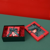 Kotak Kaku dari Bahan Daur Ulang Kotak Hadiah Natal Merah dengan Jendela Transparan Desain Pita Kotak Kemasan Permen Cokelat