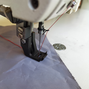 Macchina da Cucire Industriale Automatica a Braccio Lungo con Motore ad Alta Velocità per Tende Impermeabili - RN-1583D - Product Image 4