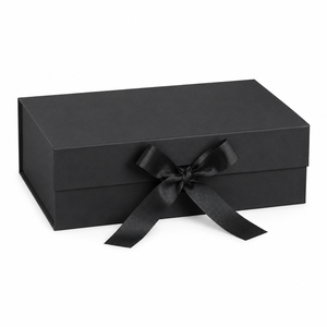 Boîte cadeau pliable à fermeture magnétique écologique avec ruban en satin et logo personnalisé en feuille d'or, idéale pour les faveurs de mariage - Product Image 3
