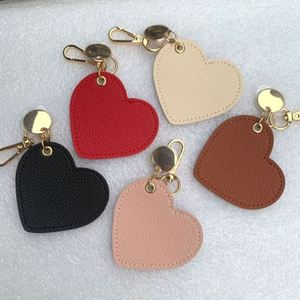 Llavero de cuero PU en blanco al por mayor, minimalista, bonito, para mujer, regalo de San Valentín, colgante de bolso con forma de corazón - Product Image 2