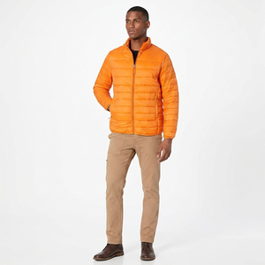 Blouson d'hiver décontracté pour homme en toile respirante matelassé avec capuche, col montant, poches zippées et logo brodé sur le devant - Product Image 1