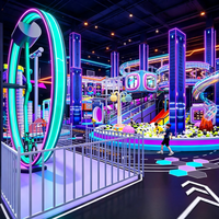 Équipement de parc d'attractions commercial, aire de jeux intérieure pour enfants avec néons et rotation à 360° °   Toboggan à vélo et piscine à balles