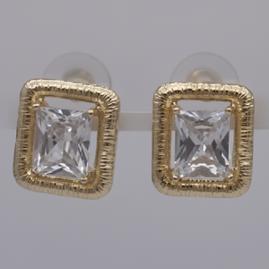 Design classico fiore religioso per feste sofisticati orecchini placcati in oro con perle e diamanti - Product Image 1