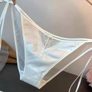 Sous-vêtements sexy pour femmes européennes et américaines avec nœud en ruban, culotte triangle en satin et résille transparente, mode rétro séduisante - Product Image 4