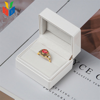 Boîte à bagues personnalisée en gros Boîte à collier en laque de piano blanche Boîtes d'emballage pour bijoux avec logo pour mariage