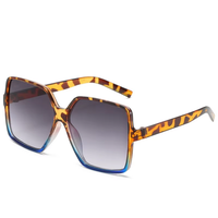 Lunettes de soleil tendance pour hommes et femmes, surdimensionnées, carrées, pour le surf, la plage, les activités de plein air, avec protection UV400, monture en PC et verres dégradés