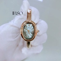 Jam Tangan Wanita Stainless Steel Quartz dengan Dial Oval Kecil Angka Romawi, Gelang Mewah Ringan, Lebar 22mm, Tampilan Jarum Penunjuk