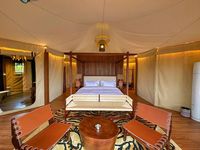 Hôtels et maisons hexagonales personnalisées Airbnb, suites de glamping de luxe, cottages avec différentes configurations