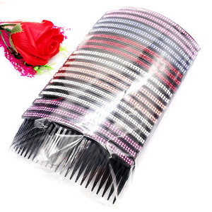 Cepillo para el cabello estilo coreano con pedrería de plástico grande, lleno de brillantes diamantes de imitación, peine para el cabello de múltiples dientes, frontal simple y elegante. - Product Image 4