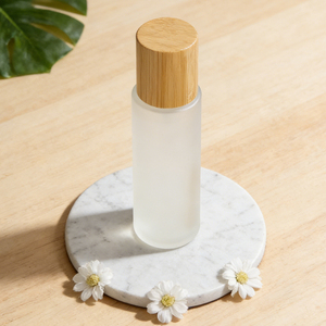 Botella de Vidrio Esmerilado con Doble Tapa y Cubierta Protectora de Bambú, Envase de Viaje para Cuidado de la Piel, Ideal para Humectantes - Product Image 1