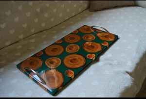 Plateaux en bois multi-usages avec détails en résine Parfaits pour servir de la nourriture Organiser des objets ou présenter des accessoires décoratifs - Product Image 5