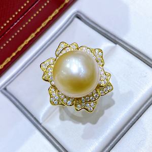 ส่งแหวนแฟชั่นทรงกลมสีทองธรรมชาติ 13-14 มม. ประดับด้วยลูกปัดเงินแท้สไตล์ญี่ปุ่นรูปดอกไม้บาน ให้แฟนสาวของคุณ - Product Image 1