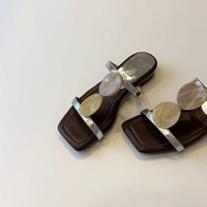 Sandales plates élégantes en cuir véritable, style romain, à bout carré ouvert, à talon bas, respirantes, de petite taille, style français - Product Image 1