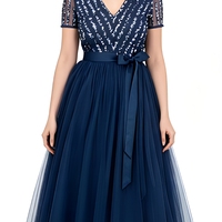 Robe de soirée formelle sur mesure 2026 – Fabricant de robes élégantes pour femmes, robe longue de soirée maxi en organza bleu saphir superposé, coupe trapèze