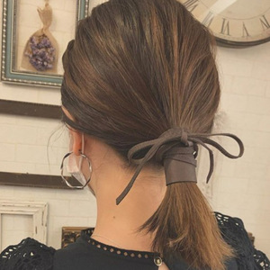 Bandeau simple pour femme de style coréen, un accessoire capillaire unique et élégant pour sortir, un bandeau minimaliste digne d'Instagram. - Product Image 1