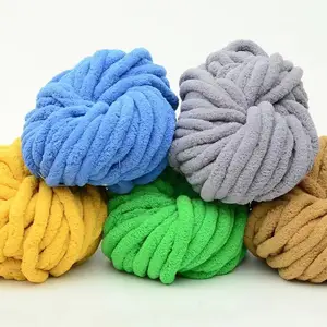 Bán Buôn Cánh Tay Đan 100% Polyester Chunky Chenille Sợi 250G Sợi Mềm Cho Dệt Kim Chăn