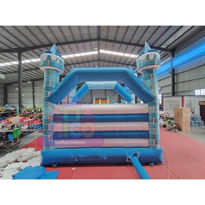 Castillo Inflable Azul Princesa con Torres y Rayas Satinadas para <span class=keywords><strong>Hotel</strong></span>, Resort, Club Infantil y Días de Diversión Familiar - Product Image 3