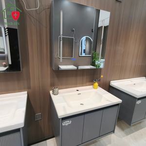 Armoire de salle de bain grise à trois portes avec éclairage LED monochrome, fonction anti-buée et miroir intelligent Bluetooth - Product Image 4