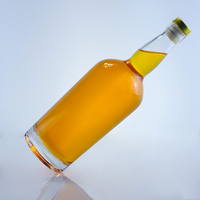 Bouteille de spiritueux de luxe moderne en verre flint à col large de 750 ml, de haute qualité, avec gravure et marquage à chaud pour l'emballage de spiritueux - Vente en gros