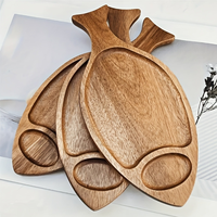Plateau de service unique en bois d'acacia en forme de poisson avec compartiment à sauce, assiette à fruits divisée, cadeau écologique pour la maison et la cuisine
