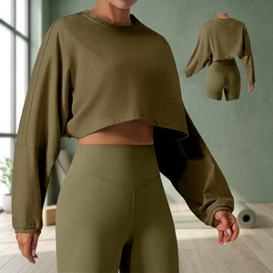 Top corto para mujer, manga larga, cuello redondo, color sólido, ajuste holgado - Product Image 3