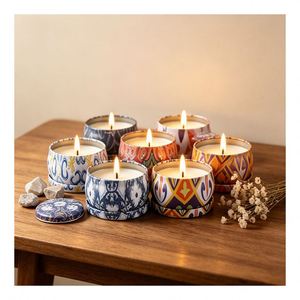 Bougie en pot à la rose avec couvercle blanc, boîte haut de gamme, formule naturelle à base de soja, collection raffinée pour boutique - Product Image 3