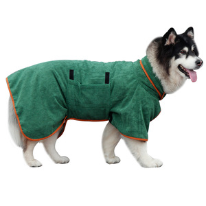 Peignoir de bain pour chien de style cape verte, absorbant et à séchage rapide, pour chiens de grande race, comme le Malamute d'Alaska et le Golden Retriever - Product Image 1