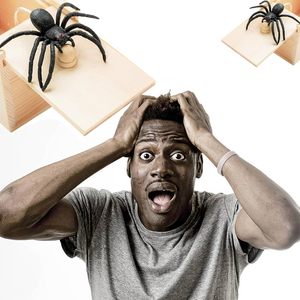 Nouveaux Bijoux Fantaisie en Bois en Forme d'Araignée Amusants et Terrifiants pour Fête d'Halloween – Boîte Cadeau de Farces pour Enfants et Adultes – Blagues et Piqûres Pratiques - Product Image 3