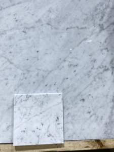 หินอ่อนอิตาลีคาร์ราร่าสีขาวธรรมชาติยี่ห้อ UnionStone แผ่นใหญ่ ขัดเงา ทันสมัย กันน้ำ เป็นมิตรกับสิ่งแวดล้อม ทนทาน ใช้ได้ทั้งภายนอก/ภายใน - Product Image 3
