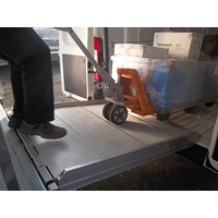 TM PEDANE GAS106A Rampe manuelle coulissante avec assistance par vérin à gaz, en alliage d'aluminium, capacité 5000-6000 kg