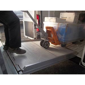 Rampa Manual Deslizante con Asistencia de Amortiguador de Gas GAS160A, Aluminio, Capacidad de 5000-6000 kg - Product Image 2