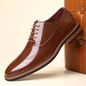 รองเท้าหนังทรงบรอกสไตล์อังกฤษแบบมันเงา ไซส์พลัส ปี 2026 สำหรับผู้ชาย รองเท้าทางการ - Product Image 4