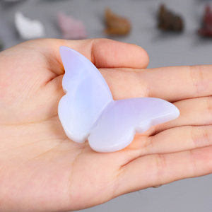 Venta al por mayor de esculturas artesanales de alas de mariposa 3D de calcedonia azul natural, piedra de cristal curativa, moda amorosa - Product Image 3