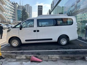 Maxus DANA V1新型纯电动新能源EV巴士电动乘客厢式客车6座中国车辆 - Product Image 2