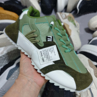 Chaussures de marche décontractées pour hommes à semelle épaisse et résistantes à l'usure, design simple, styles variés, vente en gros à prix réduit