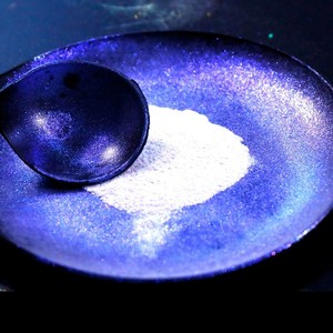 Poudre de mica caméléon, pigment de revêtement irisé résistant aux UV pour la fabrication de résine époxy, de slime, de bougies et les fournitures d'art des ongles - Product Image 1