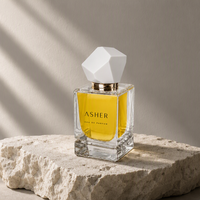 Flacon de parfum de luxe élégant 50 ml en verre carré facetté vide avec pulvérisateur, base épaisse et lourde, capuchon noir mat, anneau doré, avec boîte
