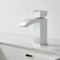 Robinet de lavabo de salle de bain monocommande moderne en alliage de zinc chromé à montage sur plan, mélangeur eau chaude et froide