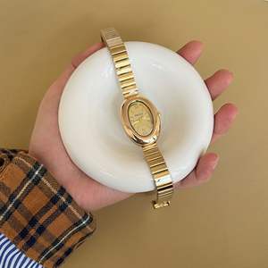 นาฬิกาข้อมือผู้หญิงทรงรีสวยงามรุ่นใหม่ปี 2026 ดีไซน์เรียบง่าย สายสแตนเลสสตีล ควอตซ์ มินิมอล - Product Image 5