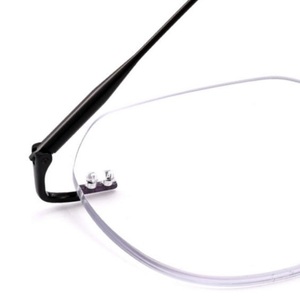 Occhiali Senza Montatura di Alta Gamma Maschili e Femminili in Titanio Puro Senza Bordi - Product Image 3