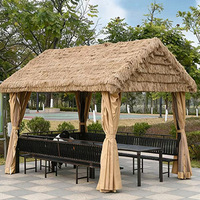 Pavillon Tiki carré en acier thermolaqué, style ferme, avec toit en paille PE imperméable et côtés légers – Direct Usine