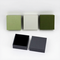Boîte à bijoux et cadeaux en carton recyclable avec revêtement UV, fermeture magnétique, poignée, emballage rigide écologique