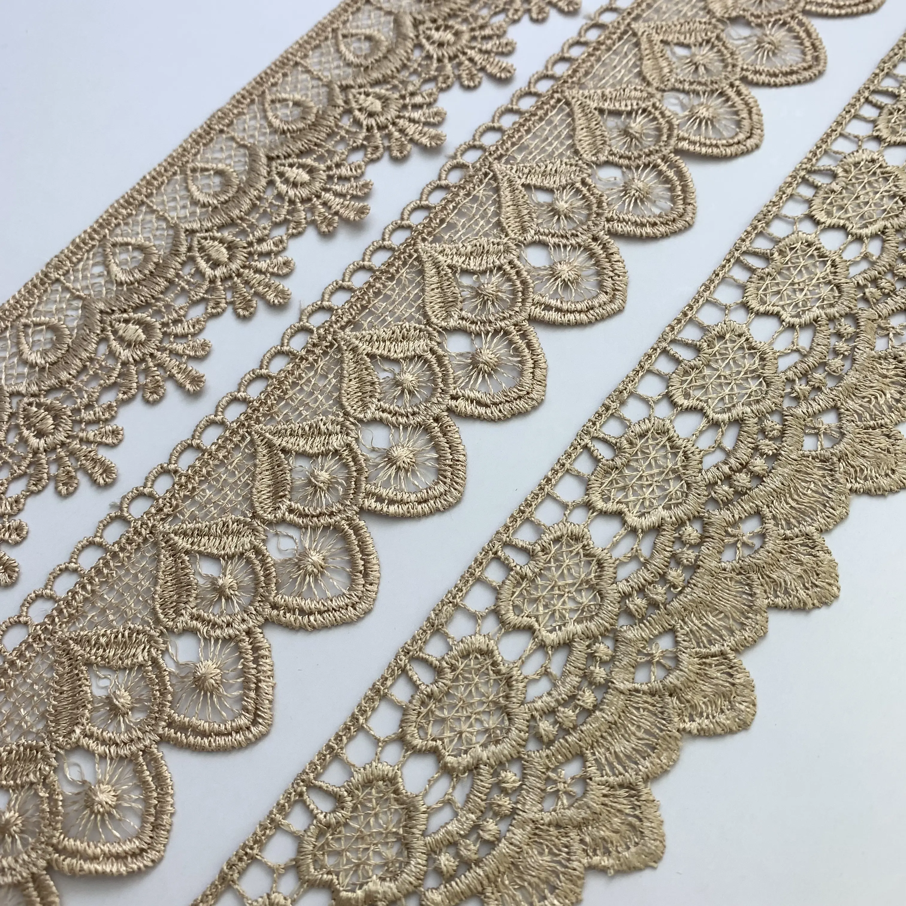 Factory Supply India Luxury Guipure Lace Fabric Retro Lace Ribbon Roll Renda Embroidery Lace Trim For Women'S Clothes