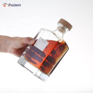 China Glass Luxury Square Glass Lliquor Botella para whisky Vodka <span class=keywords><strong>Licor</strong></span> vacío Spirit 700ml con sello de corcho - Product Image 5