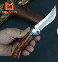 Couteau de chasse d'extérieur avec lame en acier Damas et manche en bois pour le camping