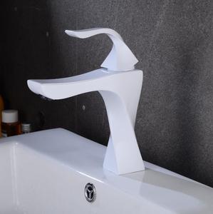 Robinet de lavabo de salle de bains à poignée unique, Feenice monté sur le pont, ORB en laiton chaud-froid - Product Image 4