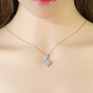 Collier en argent 925 avec diamant moissanite Goldleaf, pendentif carré taille princesse couleur D, pour femme, cadeau - Product Image 5